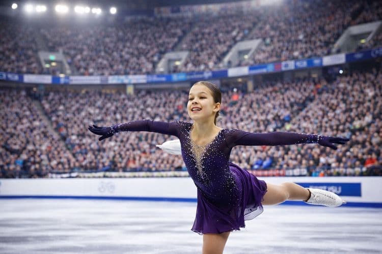 plate-dlya-figurnogo-kataniya-dlya-devochki-kak-vybrat_img